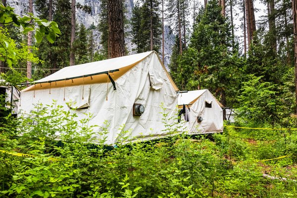 Le camping à Puy du Fou : quelles sont les démarches à faire pour en réserver?